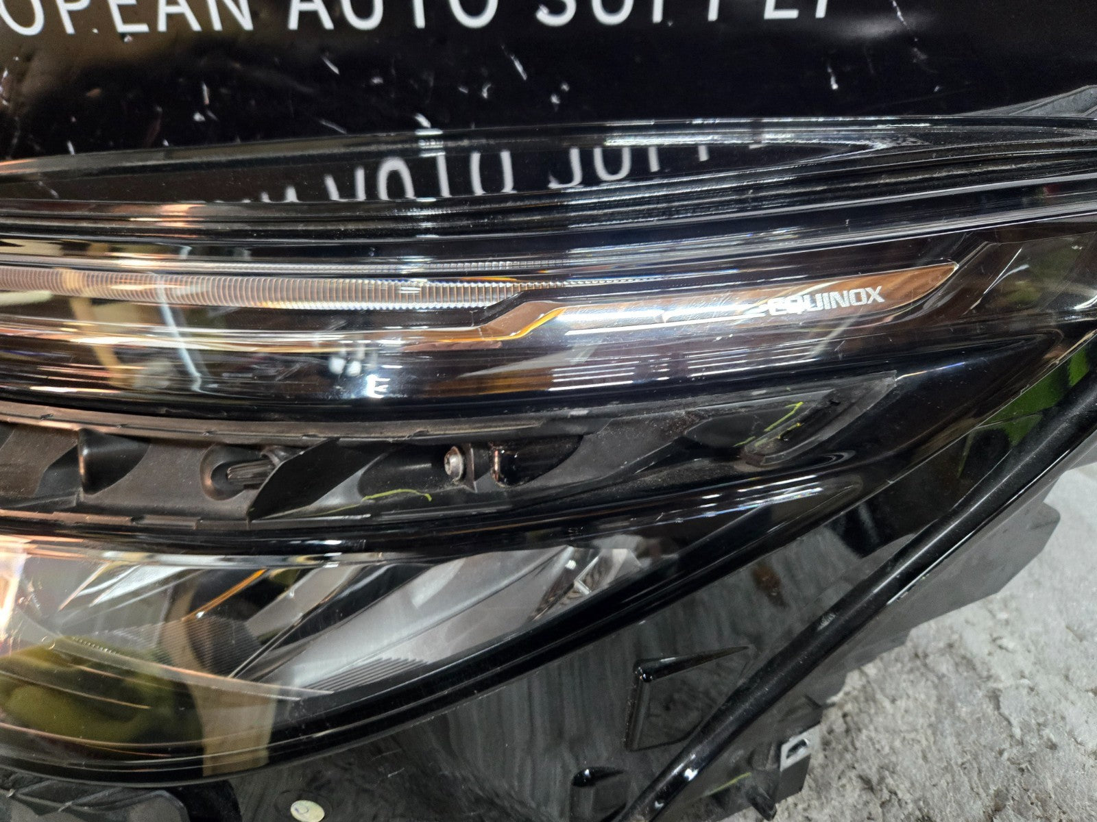 2022-2024 CHEVROLET EQUINOX LED HEADLIGHT OEM LH DRIVER SIDE REFLECTOR 85538064