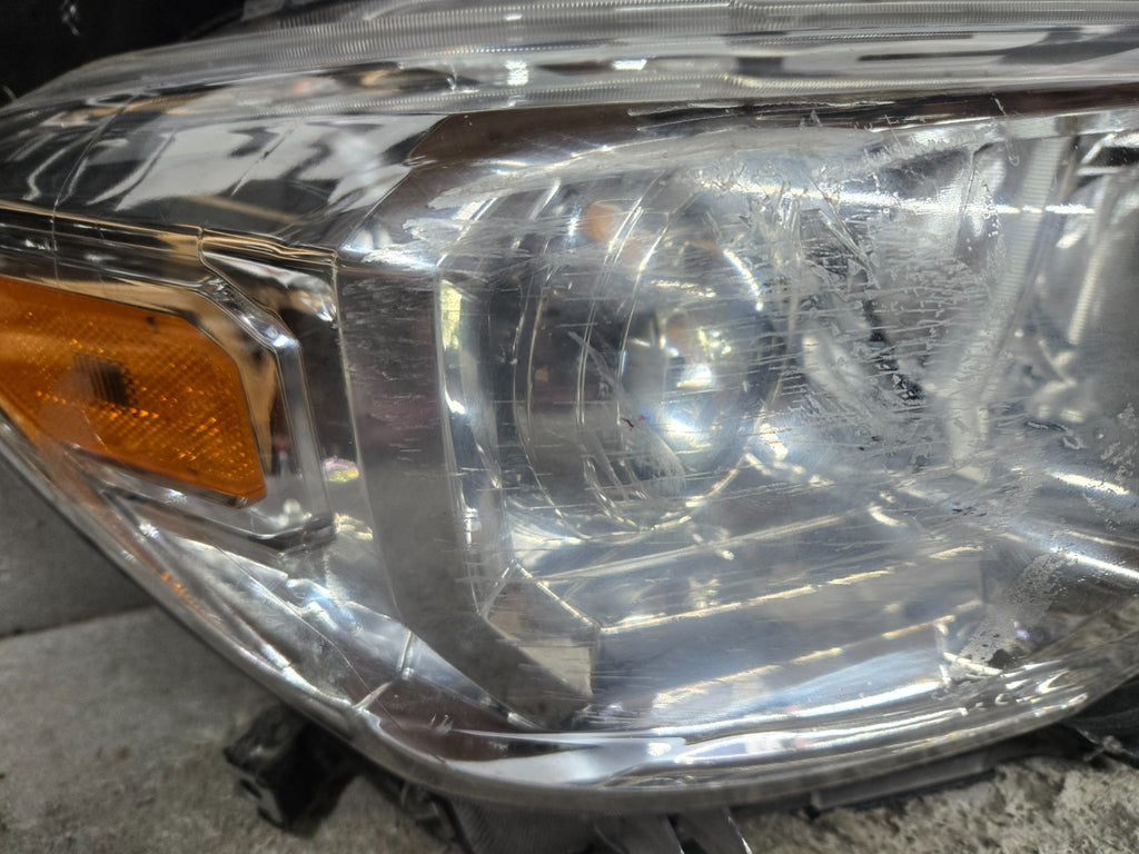 2016-2022 Toyota Tacoma Halogen DRL LED Right Side Headlight OEM 8111004270