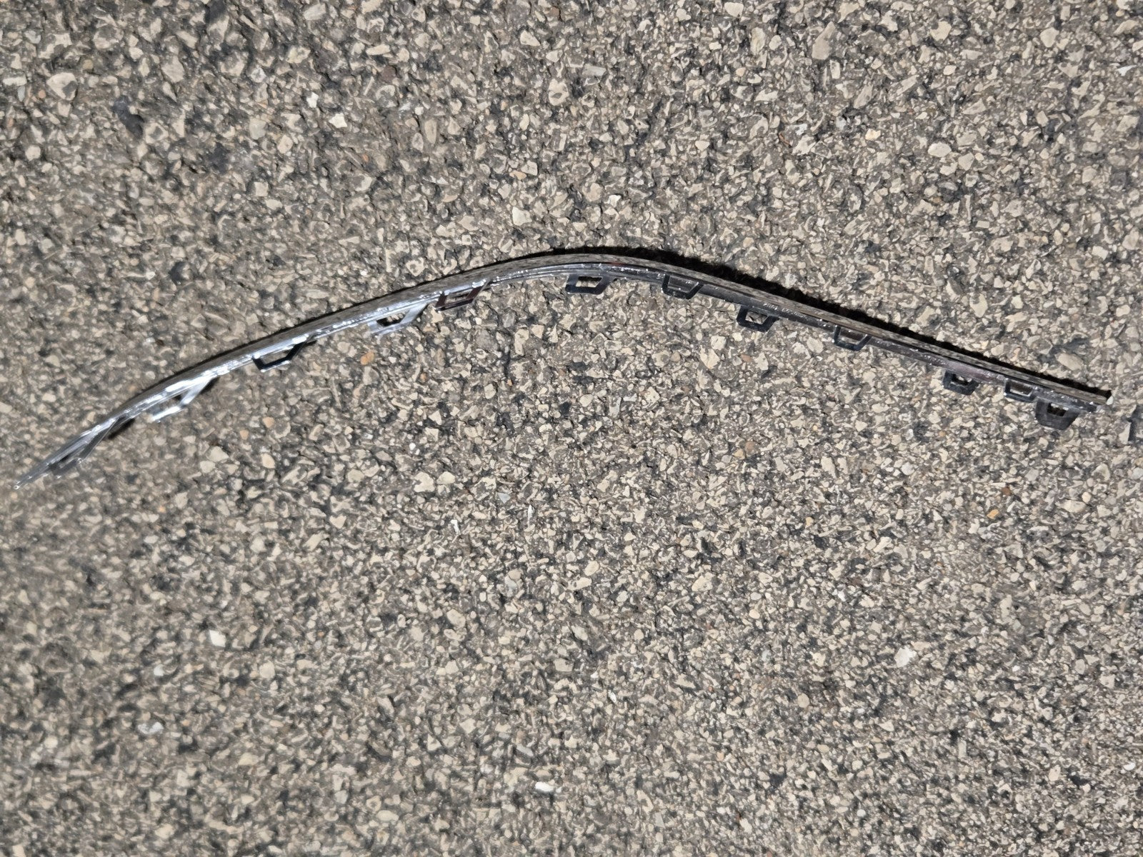 Genuine Mercedes-Benz Bumper Trim A1678851810 RH OEM