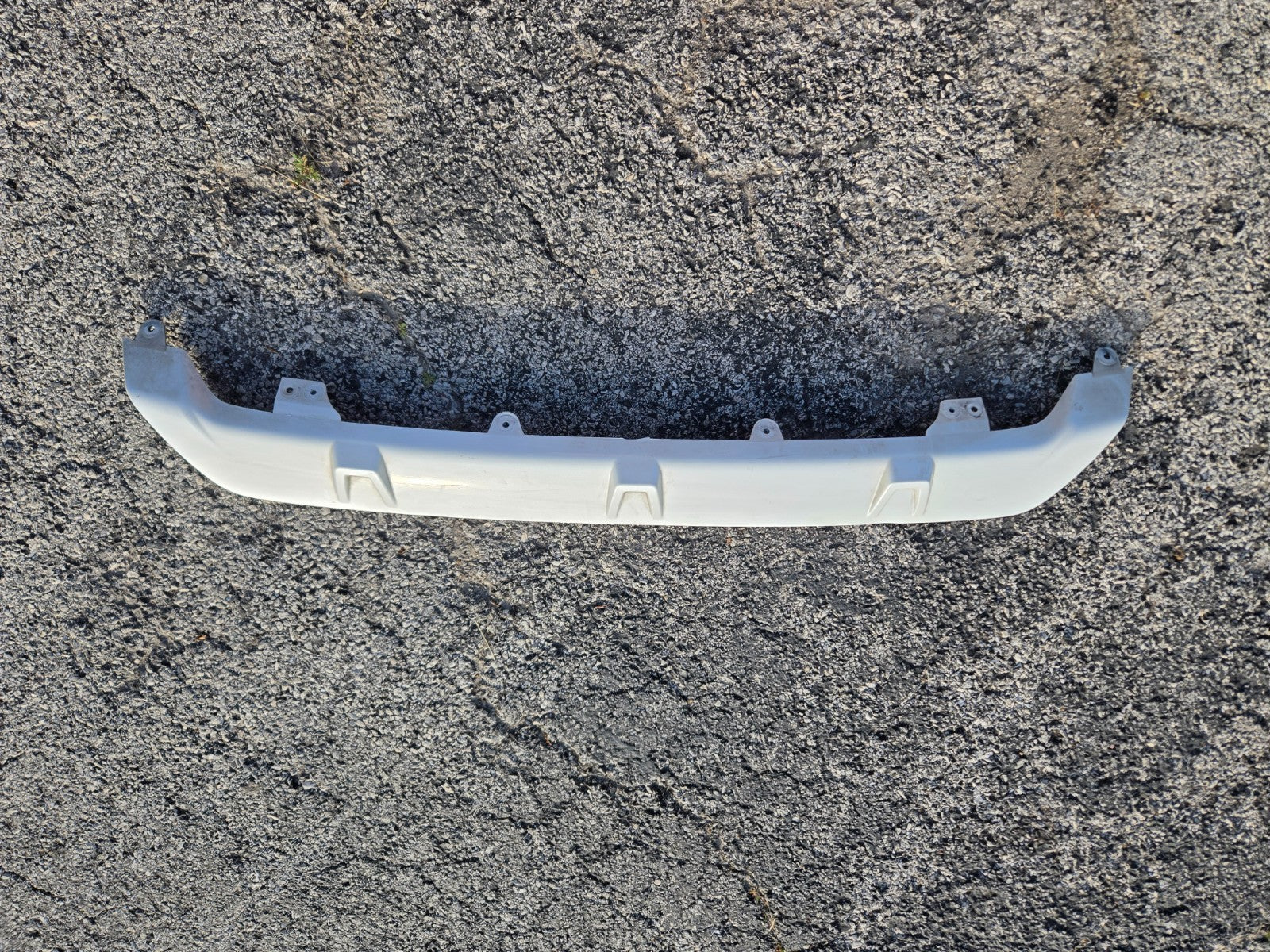 2019-2023 BMW X5 G05 M REAR BUMPER DIFFUSER LOWER VALANCE WHITE OEM 849222