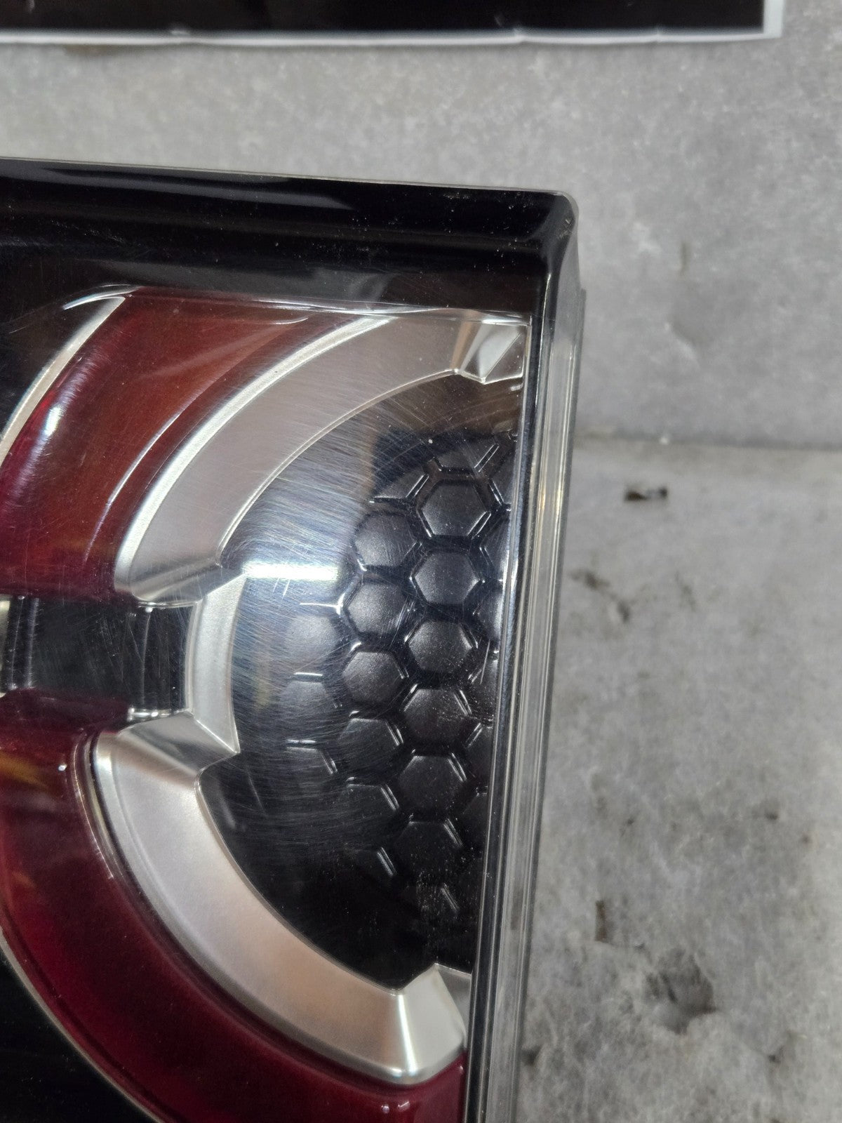 2015-2019 LAND ROVER DISCOVERY SPORT (L550) RIGHT REAR INNER TAILLIGHT LIGHT OEM