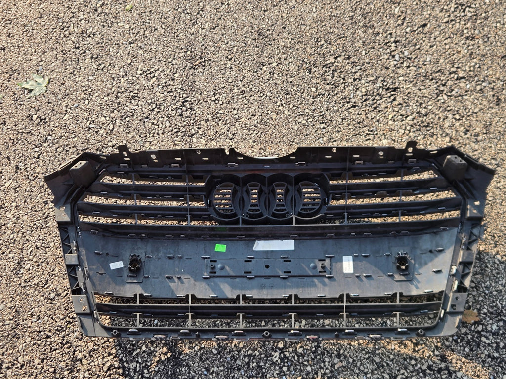2018 2019 Audi A4 Sedan Grill 8W0853651 OEM