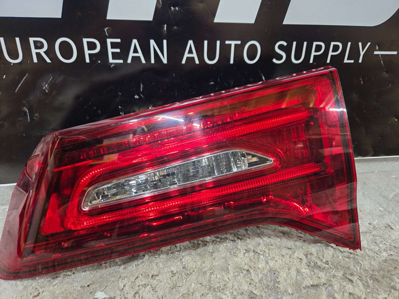2017-2020 ACURA MDX Right RH Taillight Liftgate Mounted OEM 34150-TZ5-H02