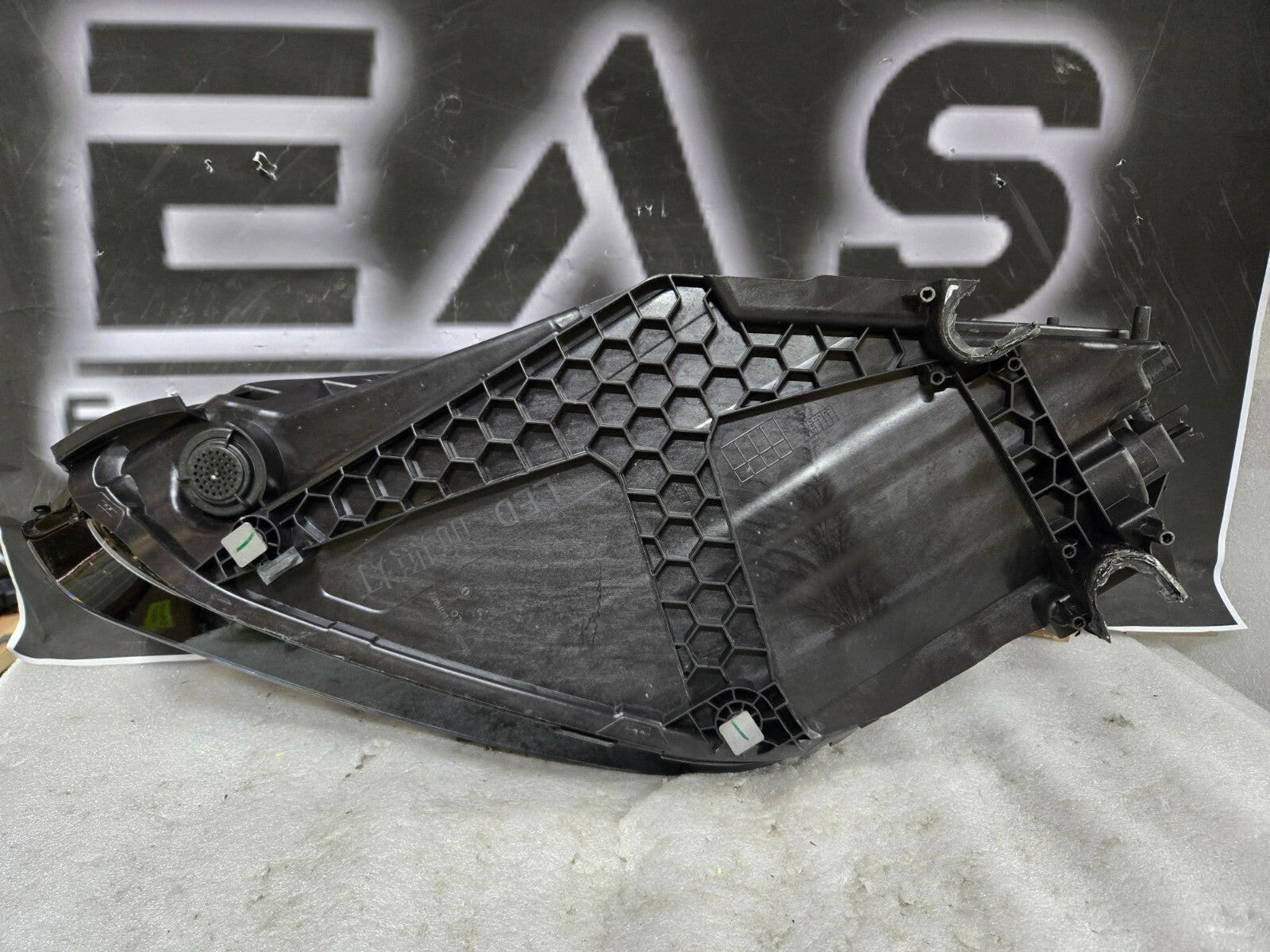 2024 2025 Porsche Cayenne Right RH Passenger Side LED Headlight OEM 9Y0941082M