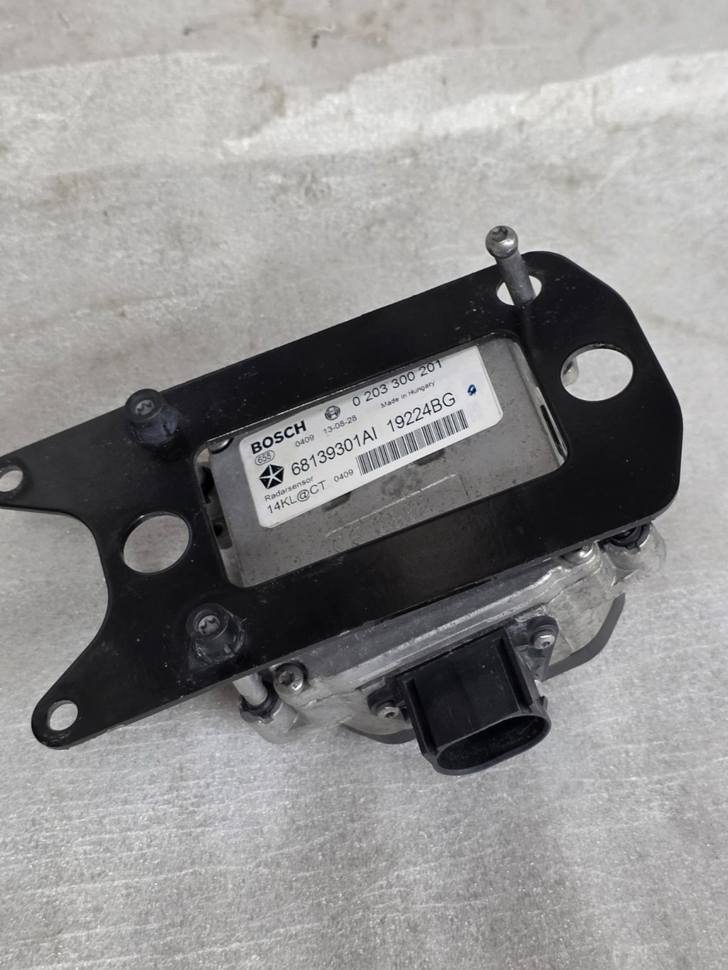 2014-2017 Jeep Cherokee Adaptive Cruise Control Distance Sensor 68139301AI OEM