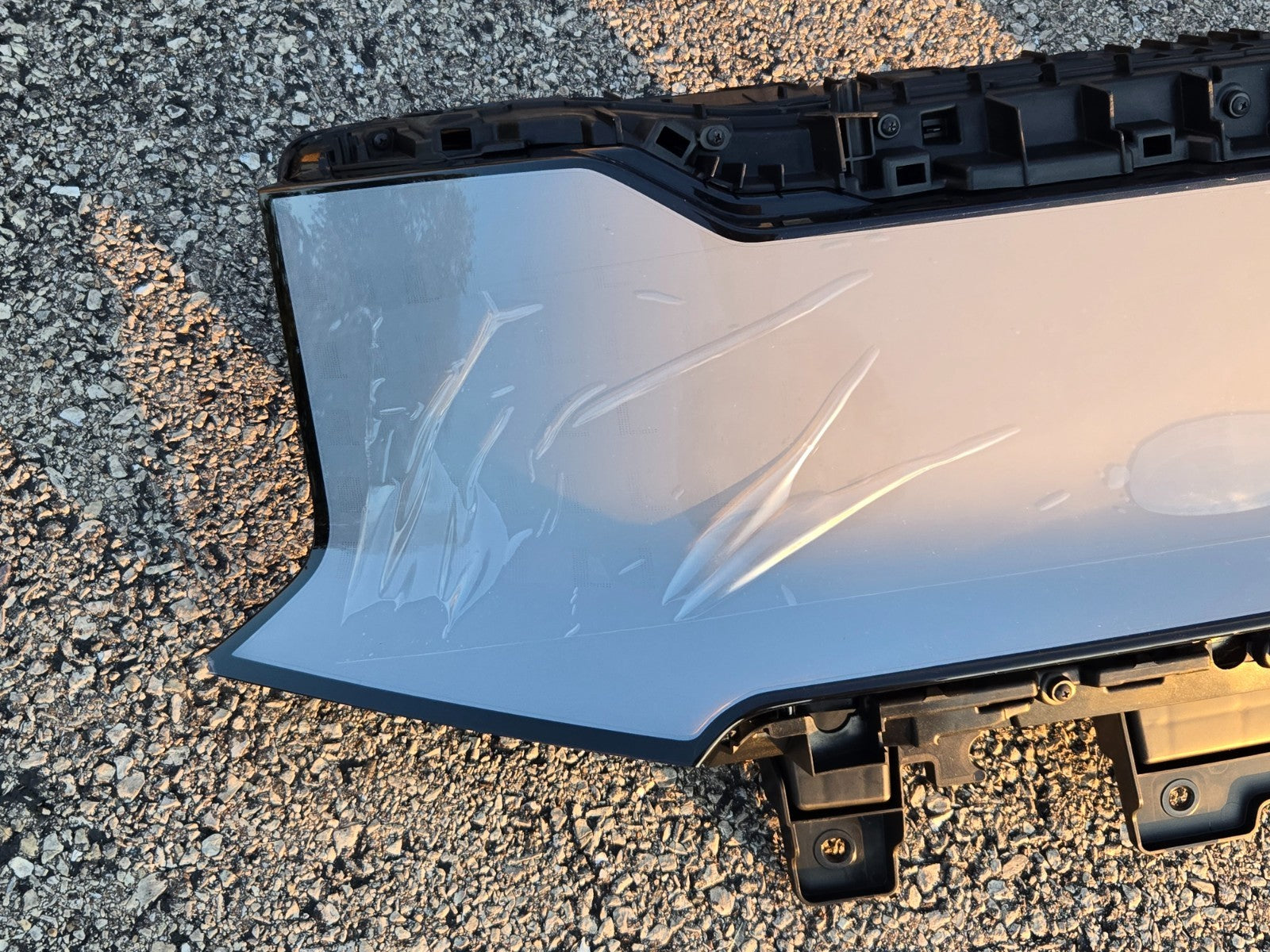 2024 Kia EV9 Front Grill Assembly W/ Digital Lighting White 92209-DO000 C7S OEM