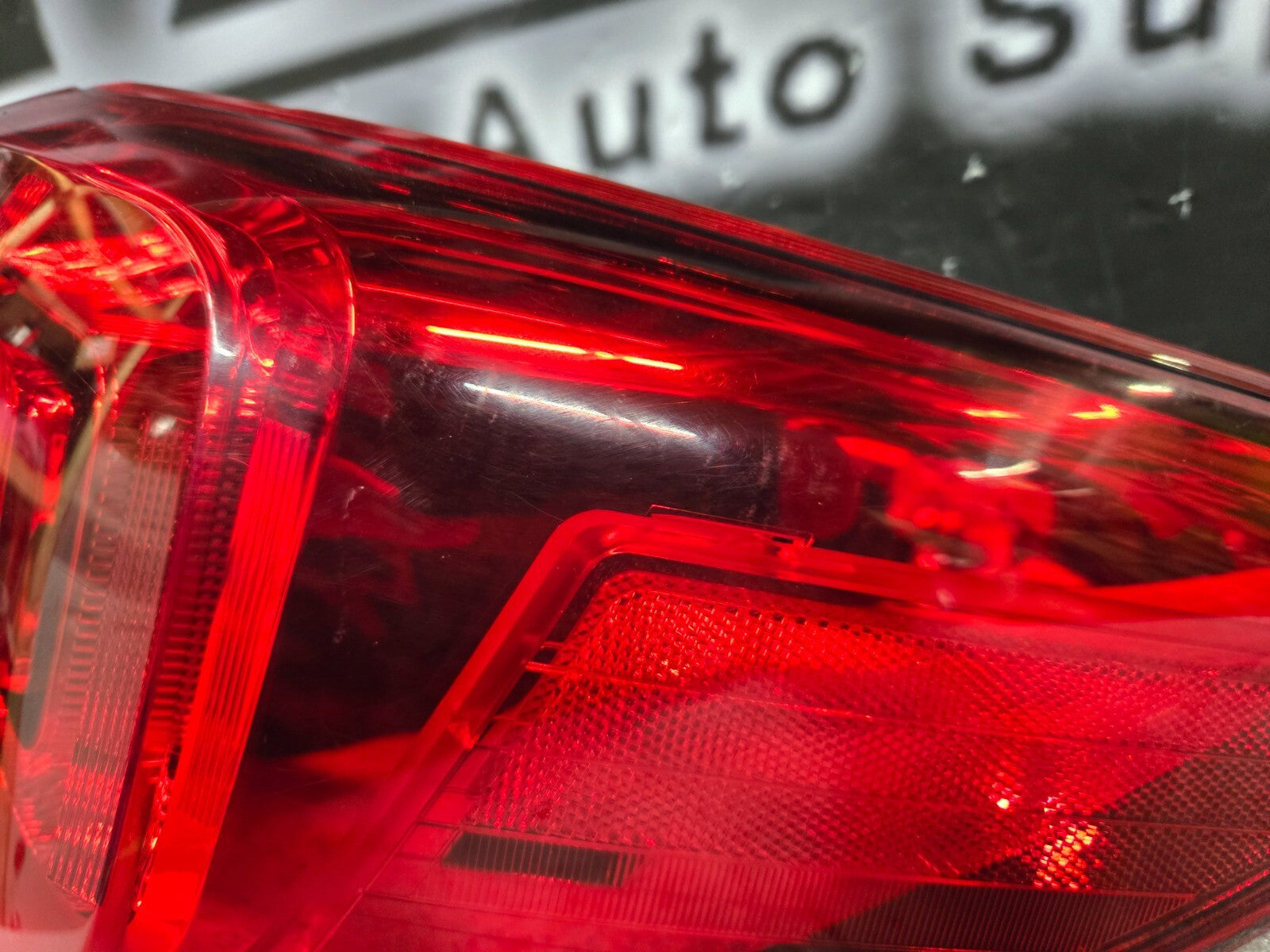2015-2019 SUBARU OUTBACK HALOGEN HALOGEN REAR RIGHT RH TAIL LIGHT OEM