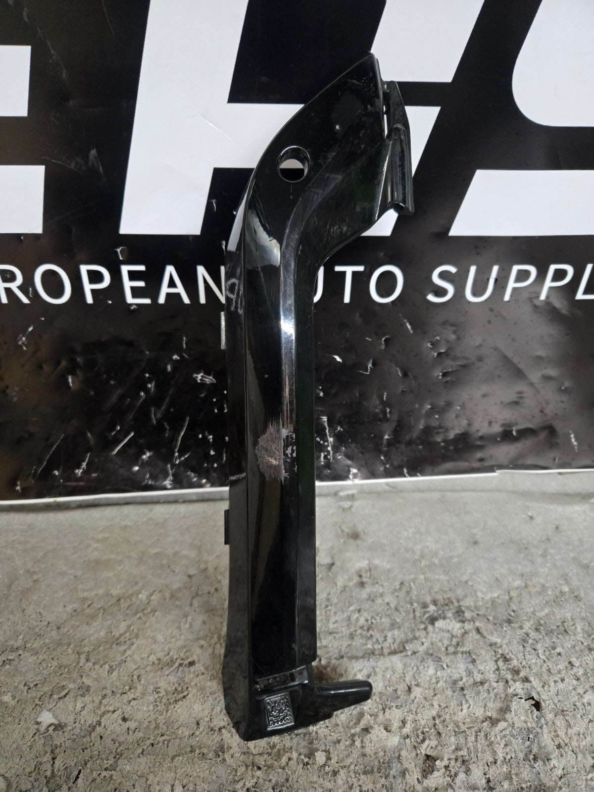 2019 2020 2021 2022 BMW X6 G06 Front Left LH Driver Bumper Molding 8092239 OEM
