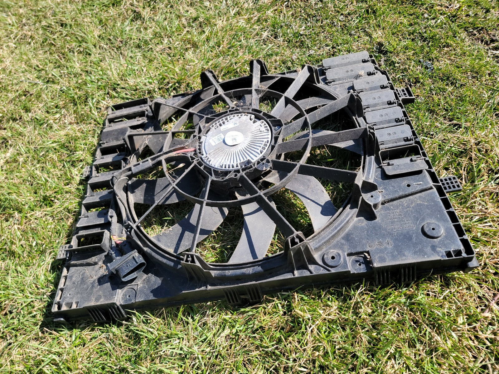 Porsche Cayenne 958 92A 2015 Radiator Cooling Thermo Fan 7P0121207B OEM