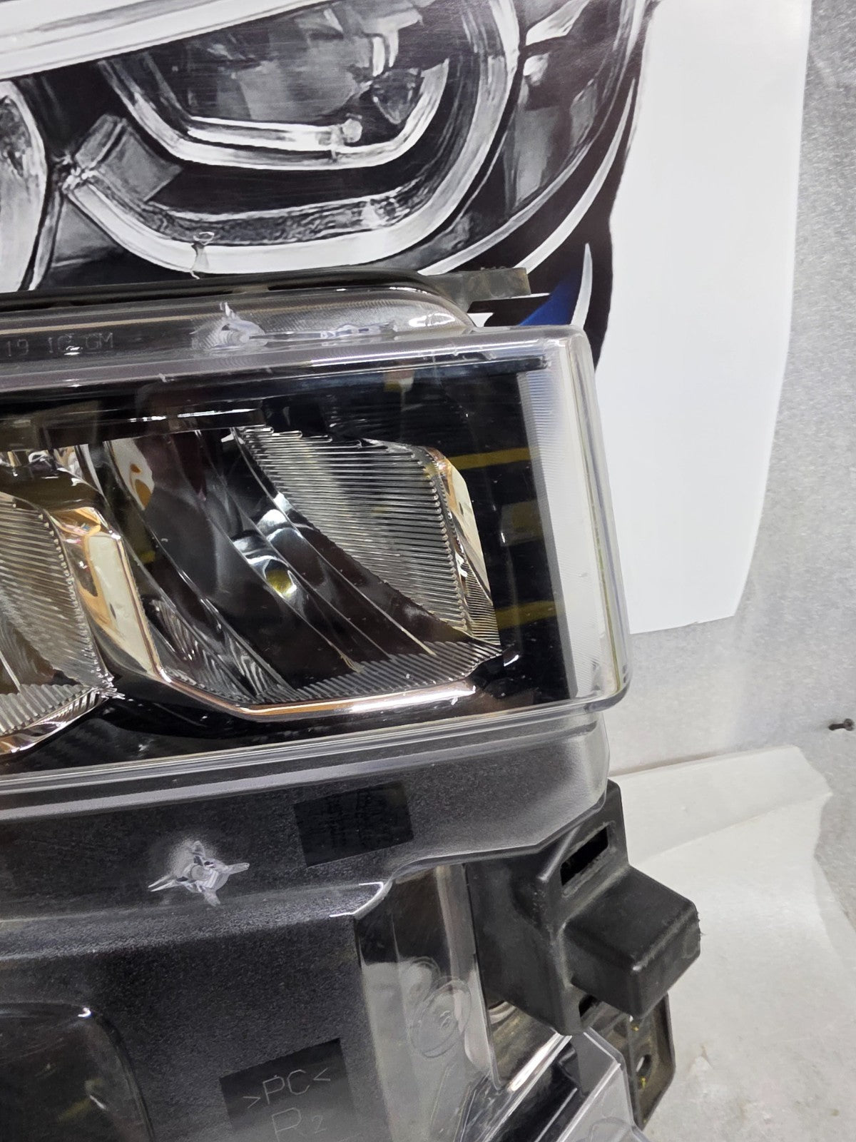 2019 2020 2021 CHEVROLET SILVERADO 1500 RIGHT PASSENGER HEADLIGHT 84621851 OEM