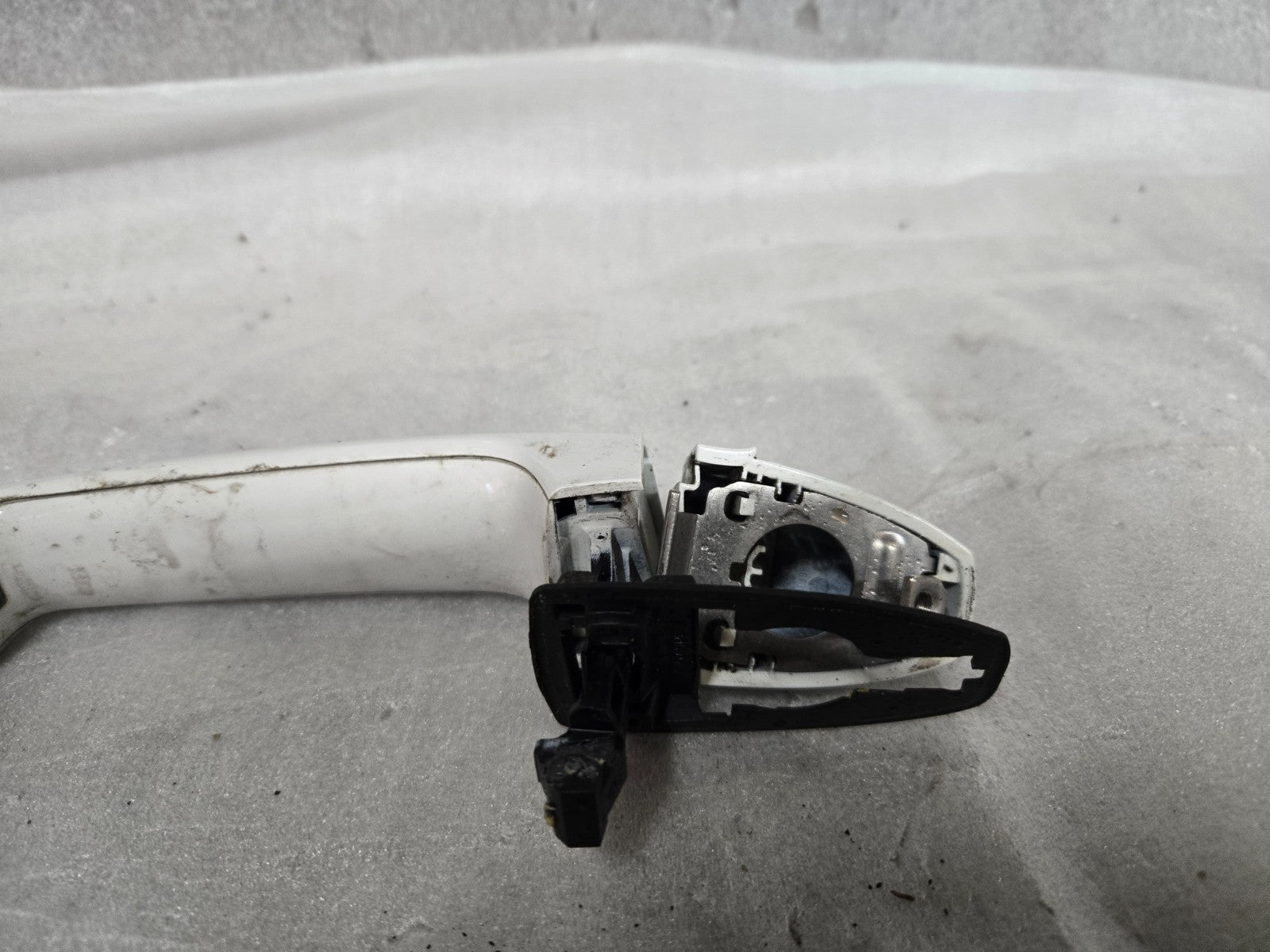 2014-2018 BMW X5 50IX F15 - LEFT LH DRIVER SIDE Exterior DOOR Handle 7328507 OEM
