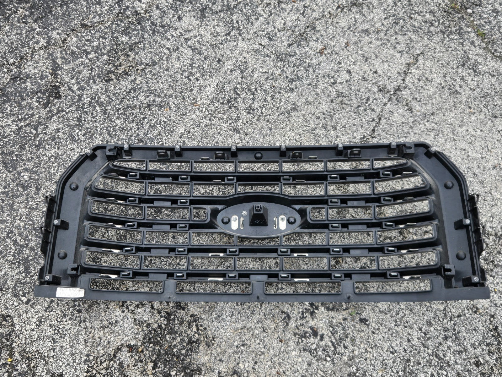 2015-2017 FORD F150 XLT OEM CHROME GRILLE FL34-8200-EBS W/ EMBLEM