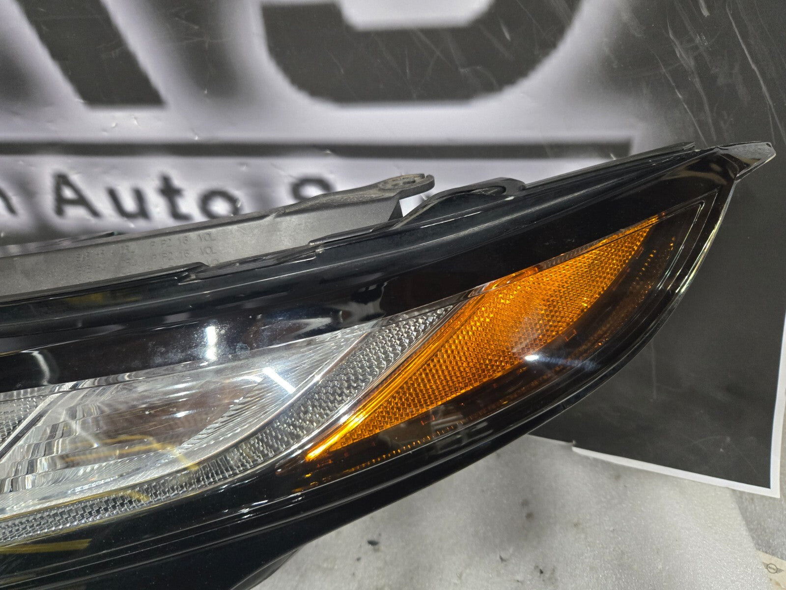 2016-2019 LAND ROVER RANGE ROVER EVOQUE LEFT LH HEADLIGHT XENON HID LED OEM