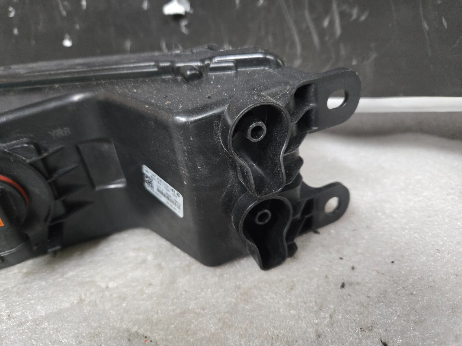 2018-2022 Volkswagen Tiguan Right Passenger Side Halogen Fog Light 5NL941700 OEM