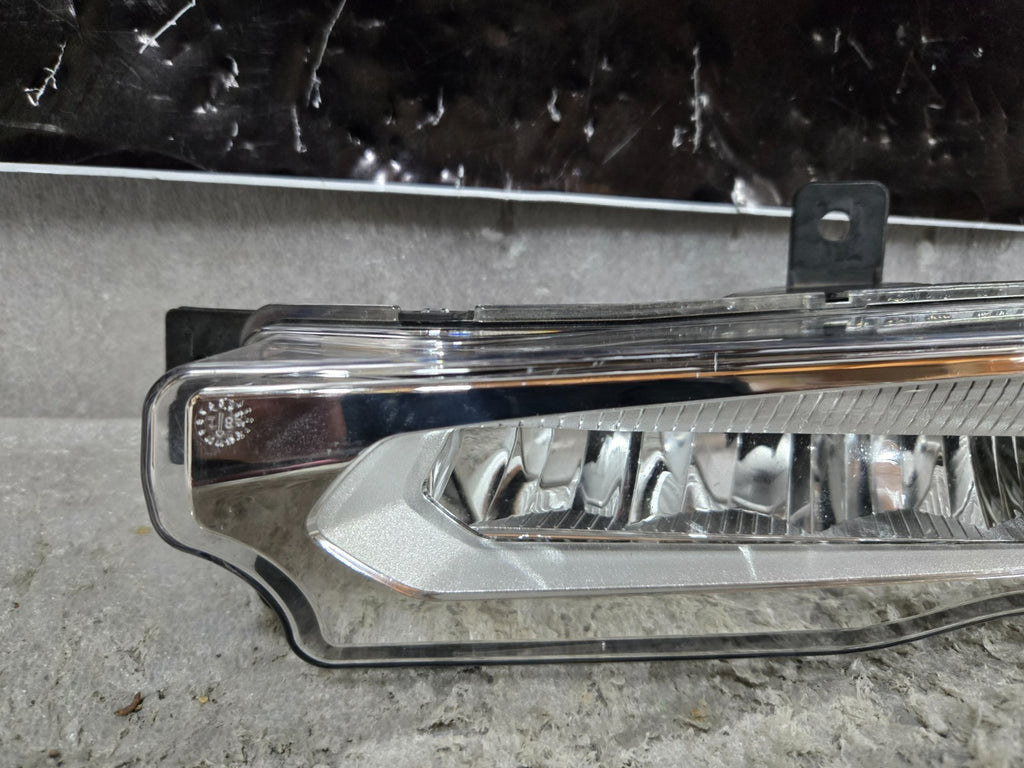 2018 - 2019 BMW X3 G01 FRONT LEFT LH DRIVER SIDE LED FOG LIGHT LAMP OEM 7412527