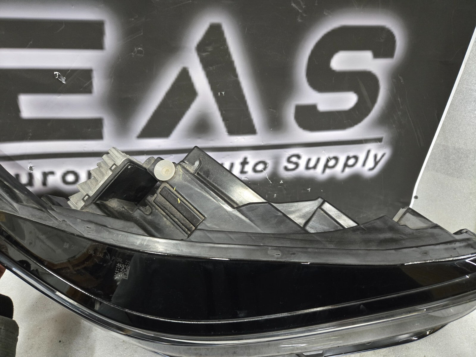 2022-2024 CHEVROLET EQUINOX RIGHT PASSENGER SIDE HEADLIGHT OEM 85538067