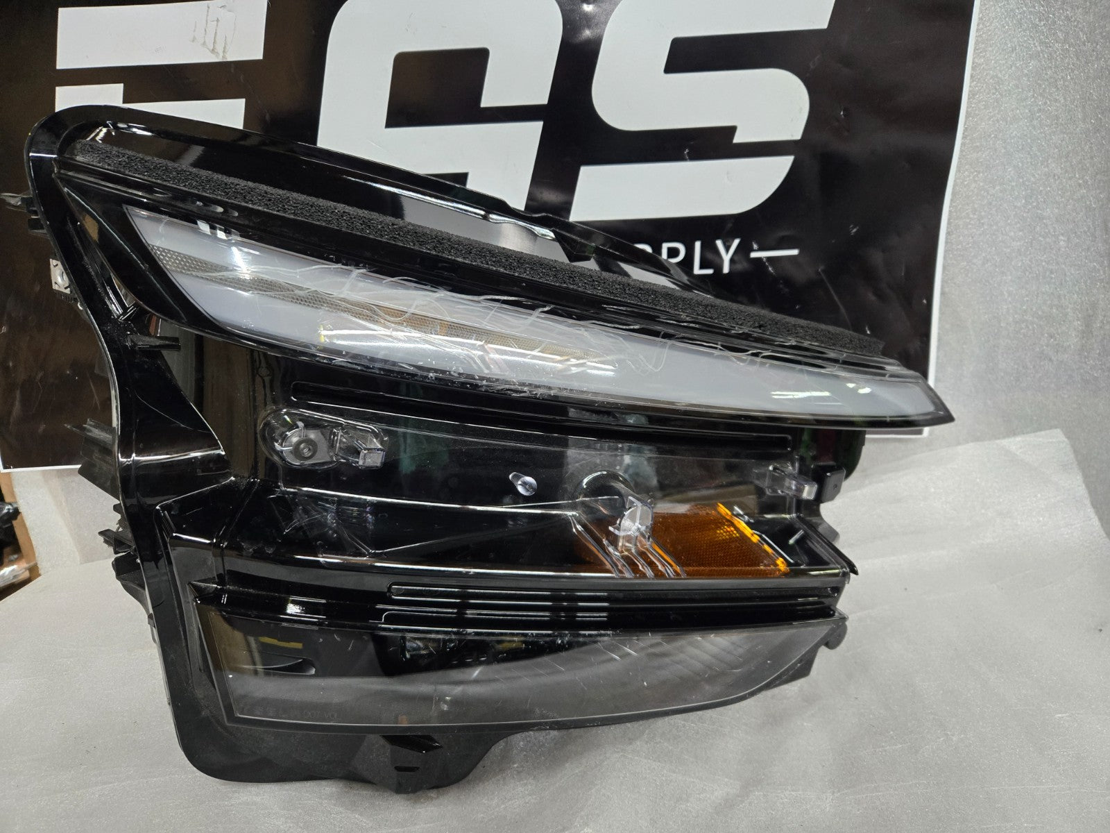 2025-2026 Tesla Model Y Juniper Right RH Passenger LED Headlight OEM 191834800E