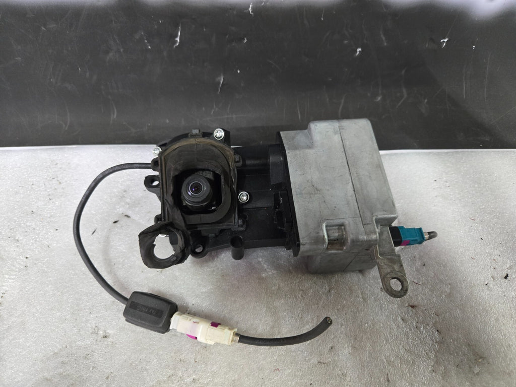 12-14 BMW F06 F12 F13 640 650 M6 Rear View Reverse Camera w/ Tailgate Latch OEM