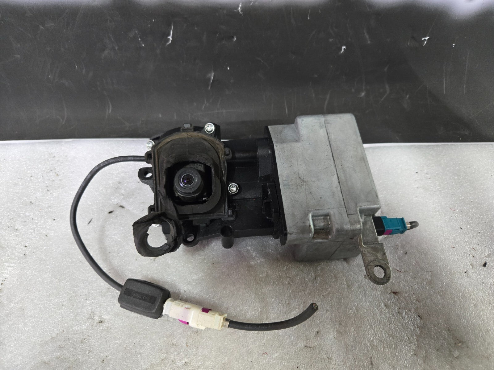 12-14 BMW F06 F12 F13 640 650 M6 Rear View Reverse Camera w/ Tailgate Latch OEM