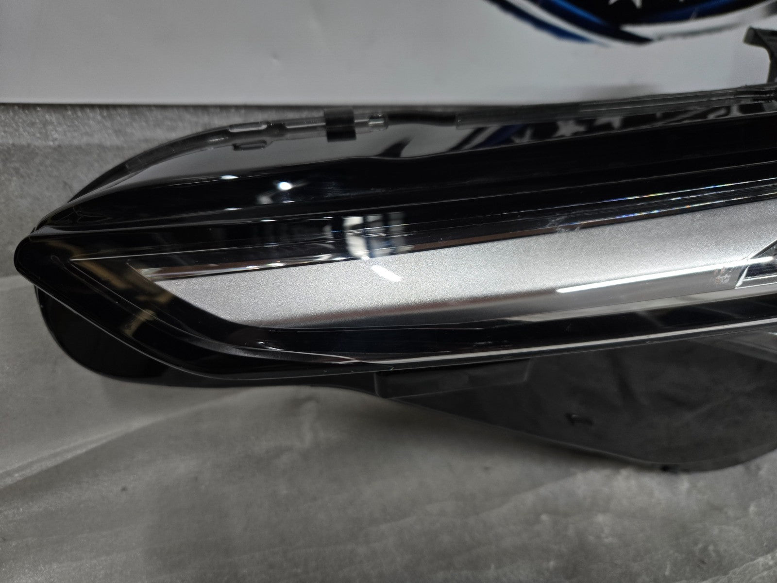 2025-2026 Audi Q5 SQ5 Left LH Driver Non-Matrix LED Headlight OEM 8MA941033F