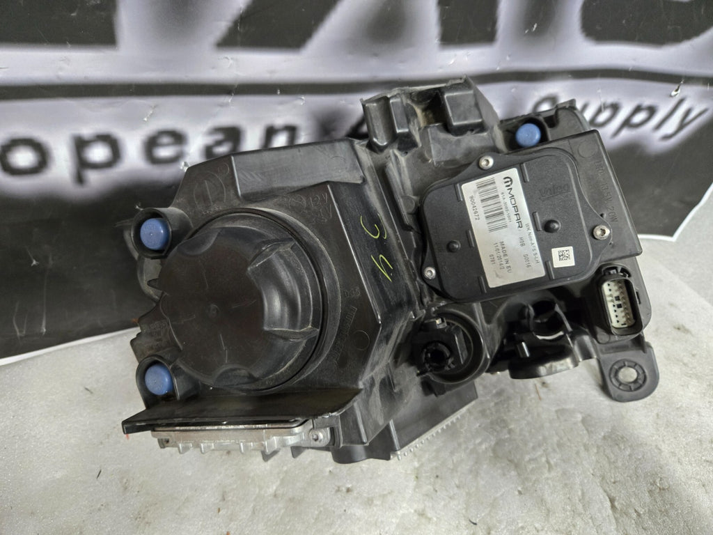 2014-2016 Jeep Grand Cherokee Left Driver Non-AFS HID Headlight OEM 68111001AE