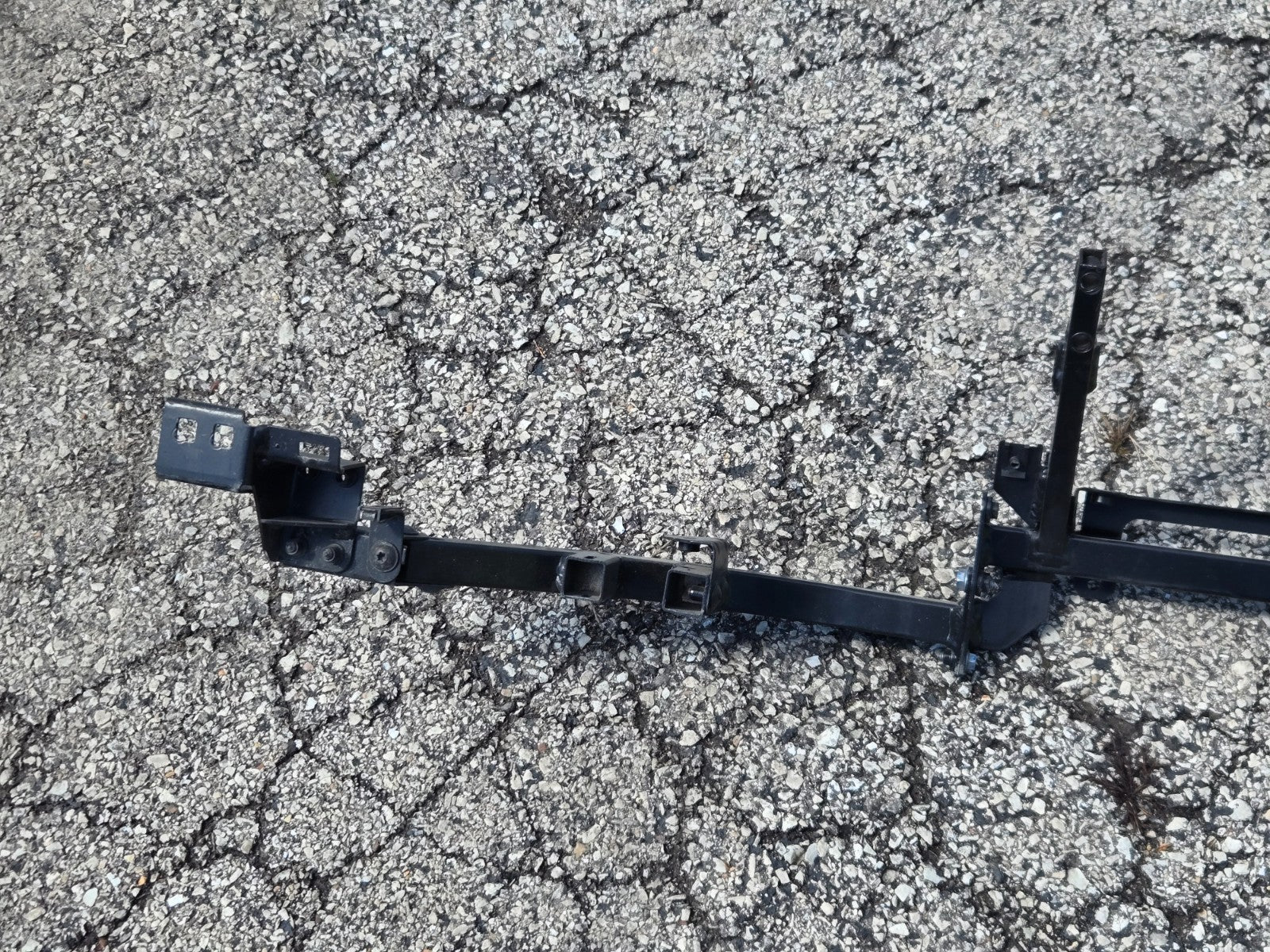 LAMBORGHINI HURACAN REAR BUMPER CROSSMEMBER SUPPORT MOUNT BRACKET OEM 4T0813753E