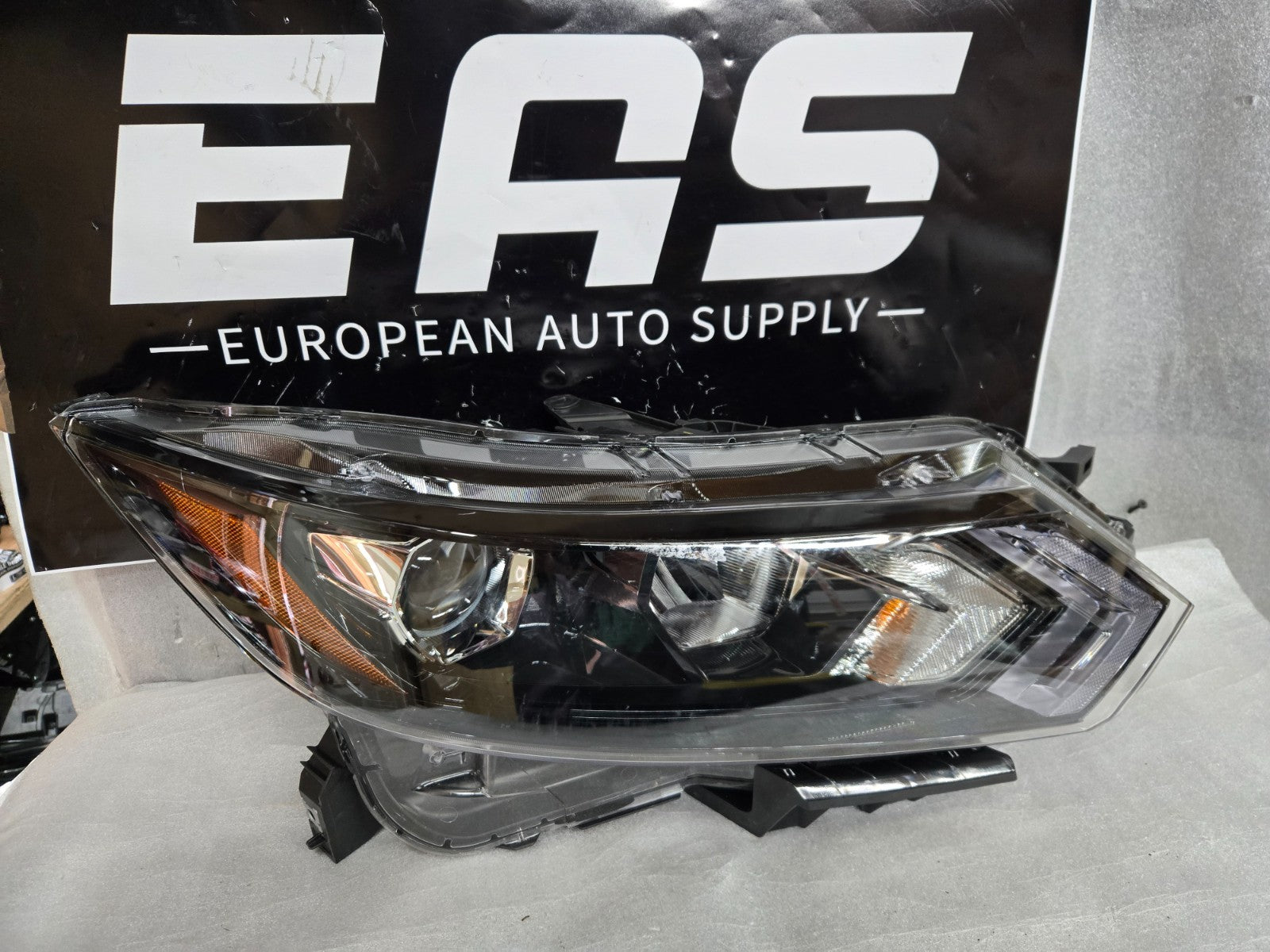 2020-2022 Nissan Rogue Sport Right RH Halogen DRL LED Headlight Assembly OEM