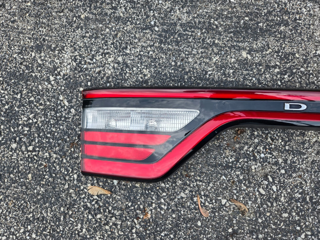 2014-2022 DODGE DURANGO REAR CENTER TAIL LIGHT W/CAMERA CUT OUT OEM 68155950AF