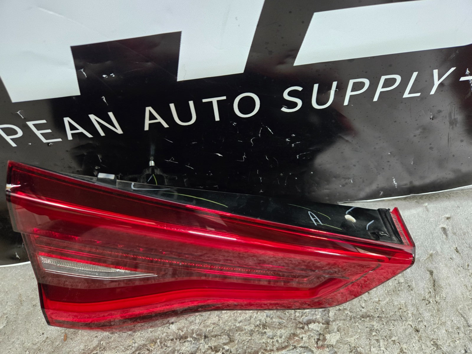 2018-2021 BMW X3 G01 REAR LEFT INNER LIFTGATE TAILLIGHT FULL LED OEM 63219853379