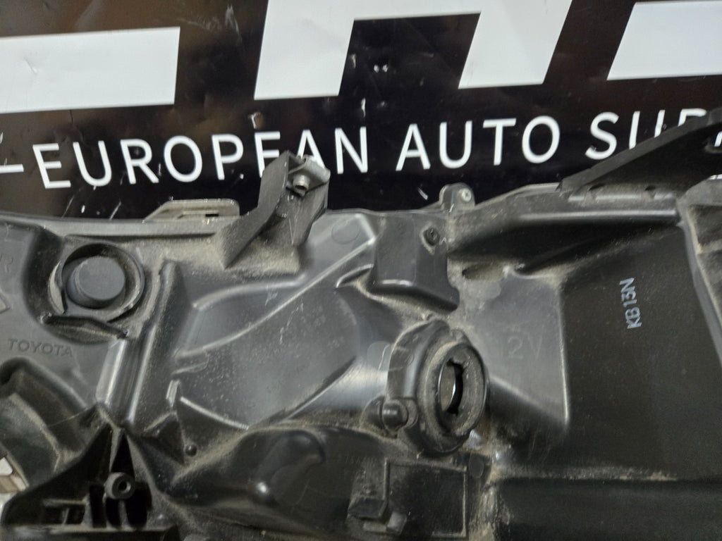 2019-2021 TOYOTA RAV4 RIGHT PASSENGER RH HEADLIGHT ASSY OEM PART# 81110-0R160
