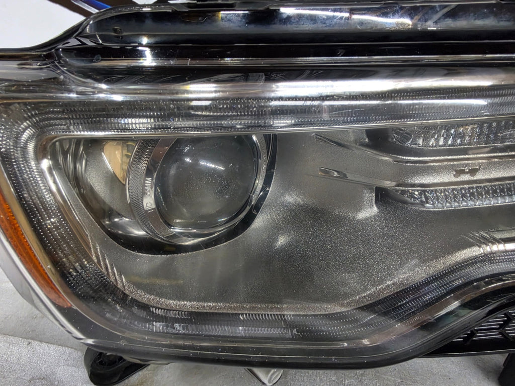 2014-2015 Jeep Grand Cherokee Passenger Xenon Headlight Non-AFS OEM 68111000AC