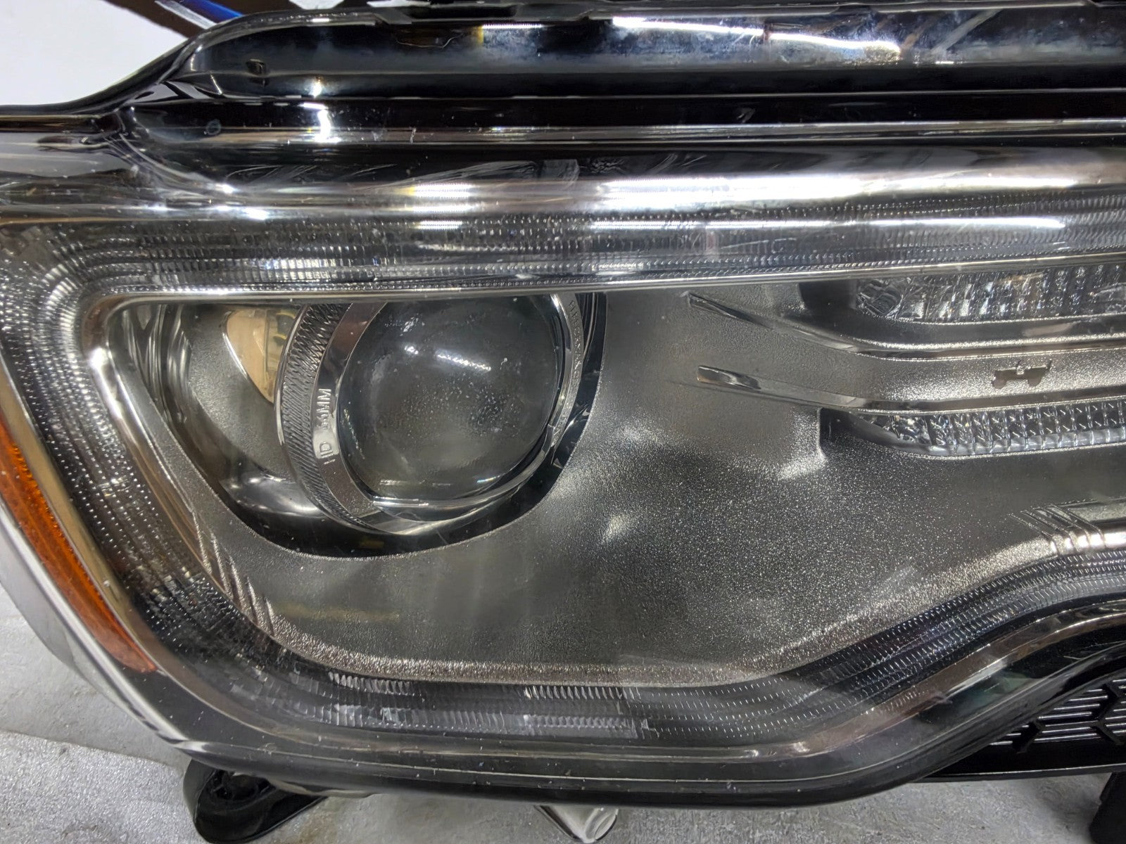 2014-2015 Jeep Grand Cherokee Passenger Xenon Headlight Non-AFS OEM 68111000AC