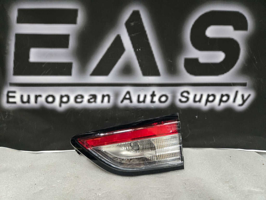 2020-2022 Ford Escape Right RH Passenger Side Taillight LJ6B-13A602-AH OEM