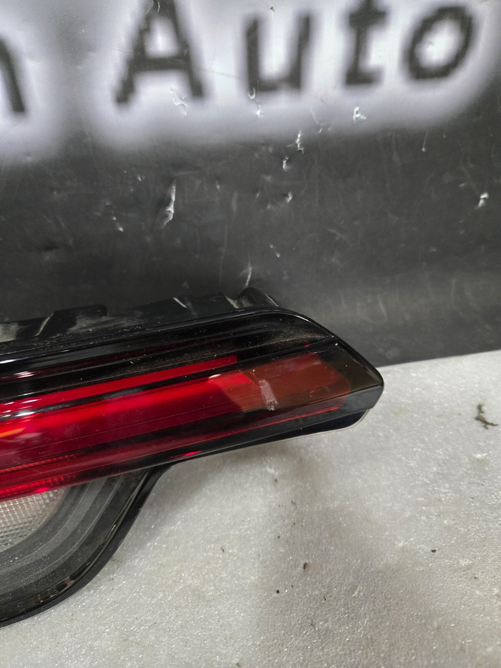 2021 2022 2023 Jeep Grand Cherokee LH Drivers Liftgate Tail Light 68458943AE OEM