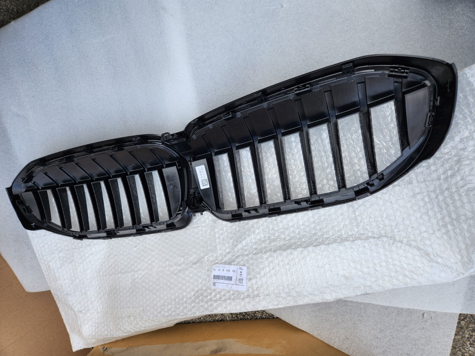 2019 2020 2021 BMW 3 SERIES 330I/G20/G28 FRONT UPPER GRILLE OEM 51138079741