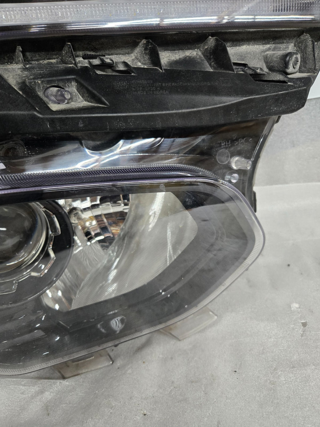 2021-2023 Chevrolet Trailblazer Front Right RH Headlight Assembly OEM 42778368