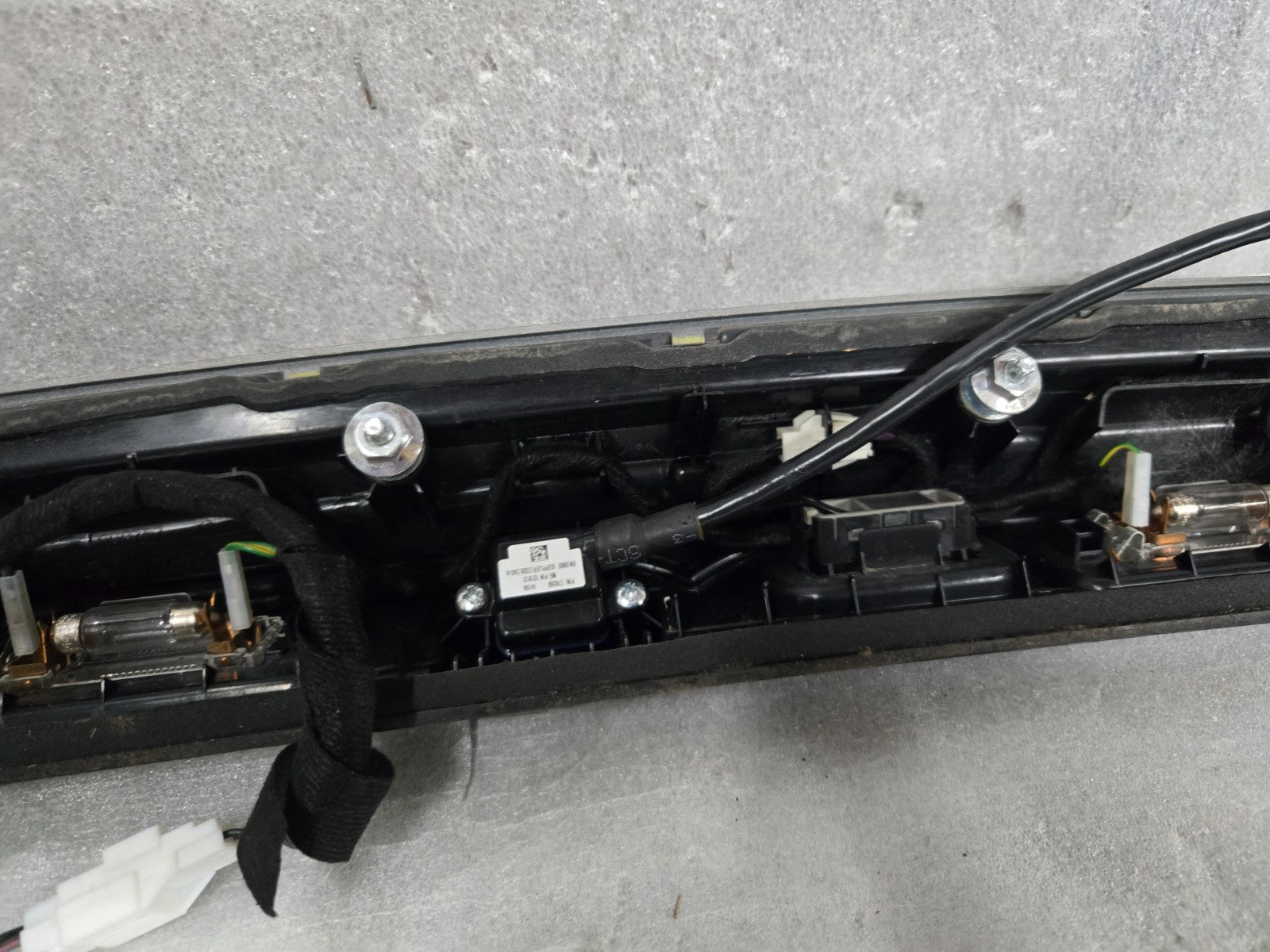2014-2017 Maserati Ghibli Trunk Deck Lid Cover w/Camera 670010759 OEM 178269