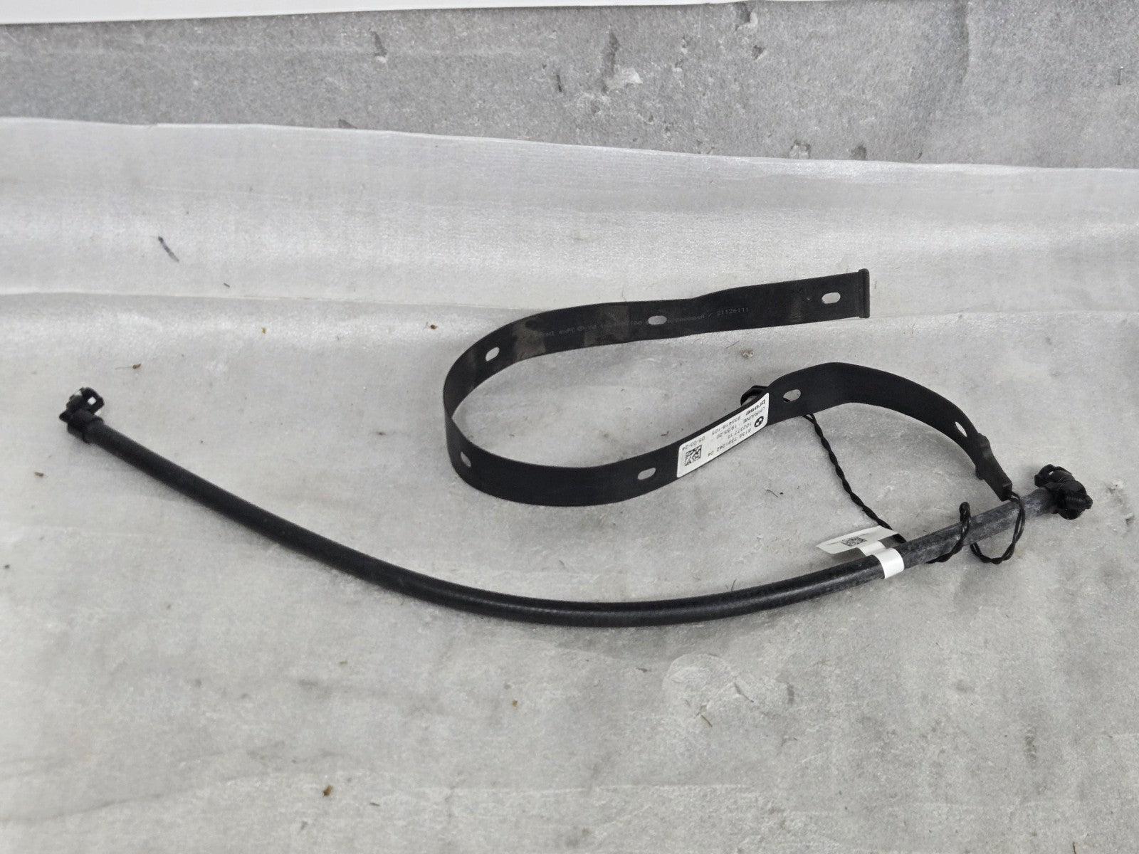 2019-2025 BMW 330i G20 OEM Hands Free Lift Tailgate Sensor Line 7391042 USED