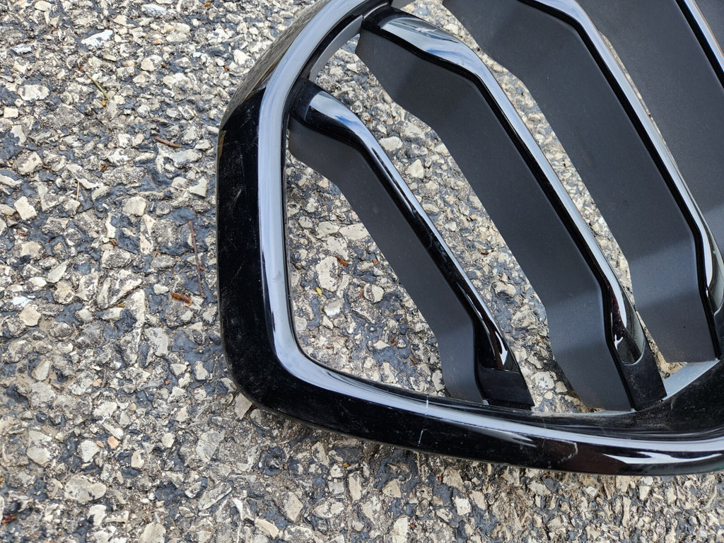 2020-2022 BMW X6 G06 Front Upper Bumper Black Grill Grille 7481386 7481387 OEM