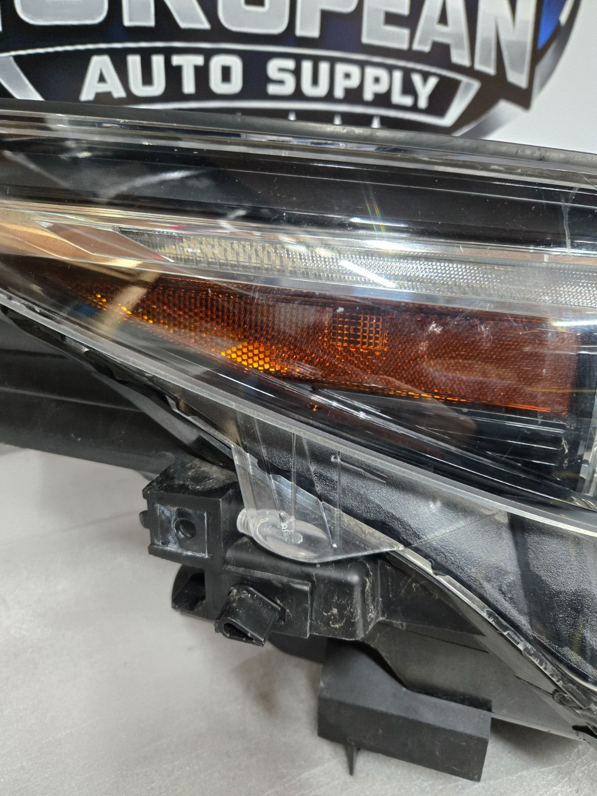 2016 - 2023 Mazda Cx9 Right RH Passenger LED Headlight W Adaptive OEM TK50-51030