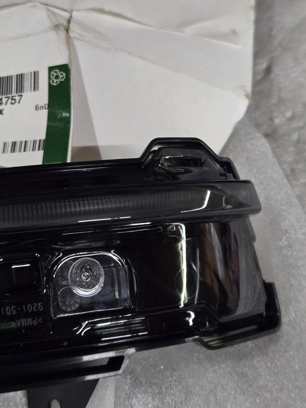 2020-2023 Range Rover Evoque Door Mirror Turn Signal Light Right LR114757 OEM