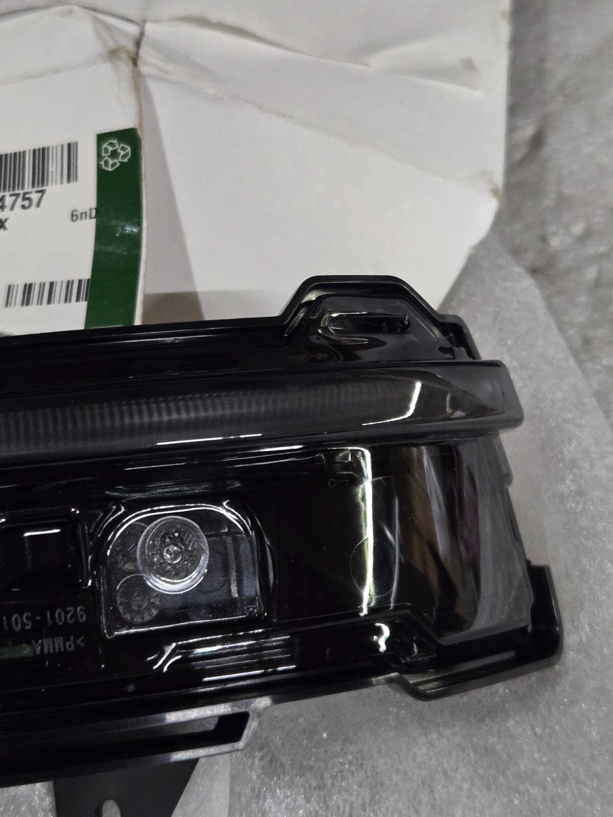 2020-2023 Range Rover Evoque Door Mirror Turn Signal Light Right LR114757 OEM