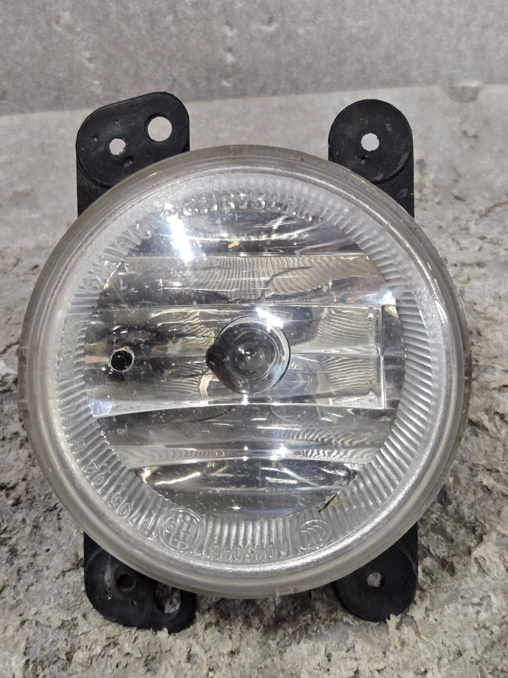 2007-2018 Jeep Wrangler Halogen Fog Lamp Right Passenger or Left Driver A045048