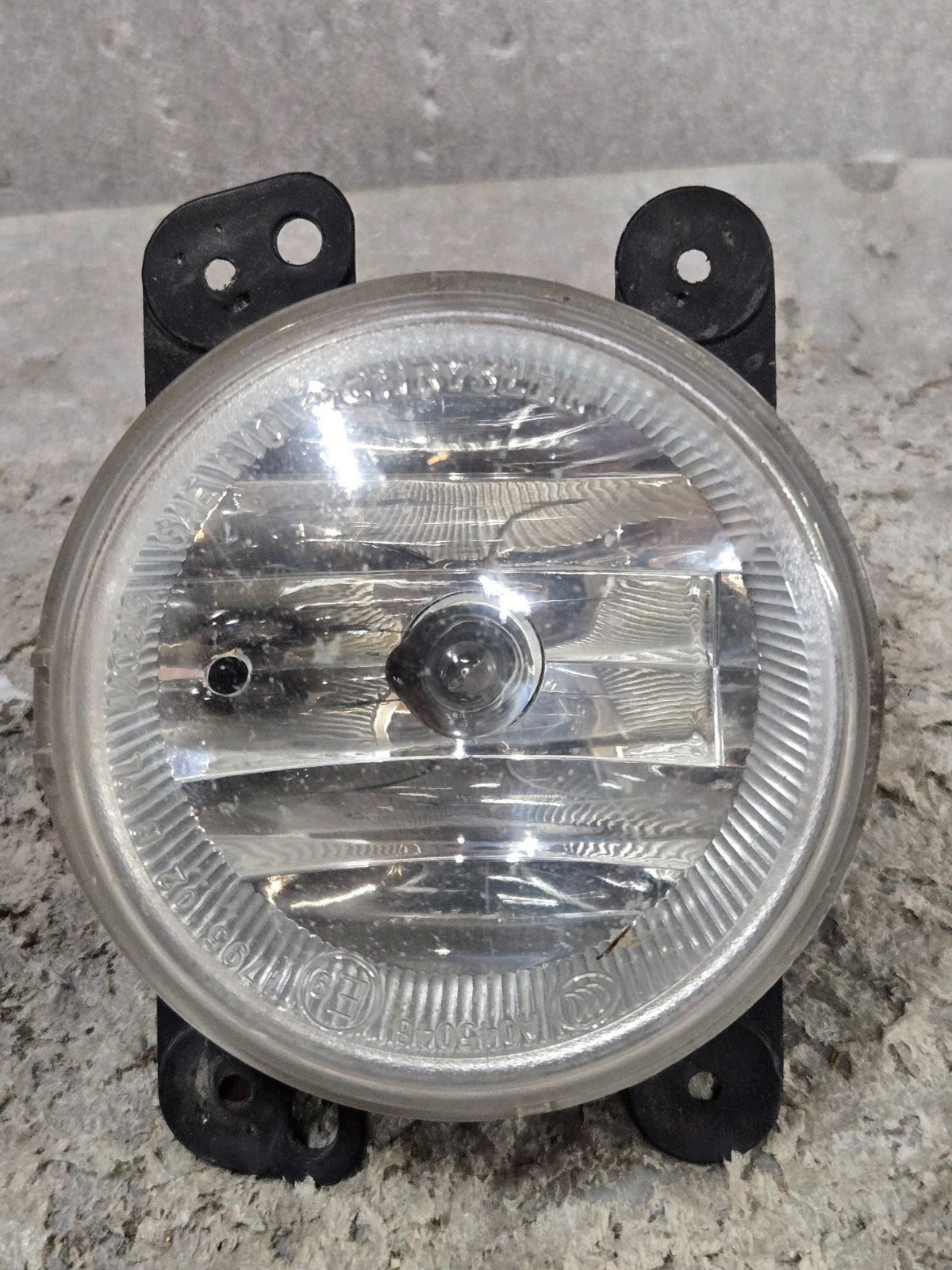 2007-2018 Jeep Wrangler Halogen Fog Lamp Right Passenger or Left Driver A045048