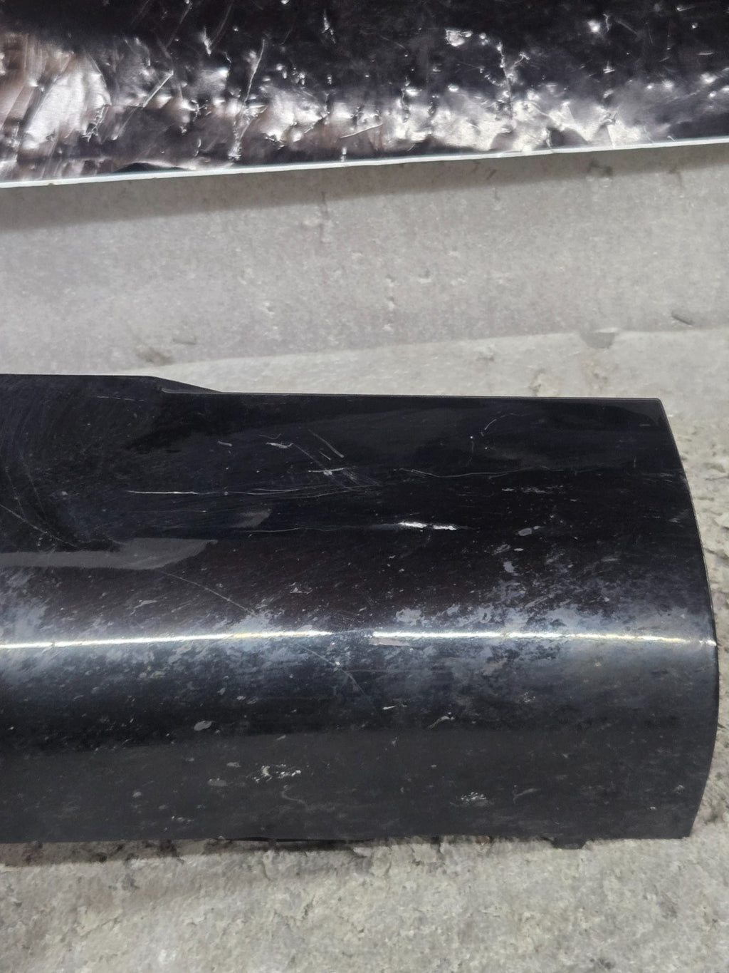 2022-2025 RANGE ROVER LEFT DRIVER SIDE FENDER MOLDING OEM LR177250 M8E2-16165-AE