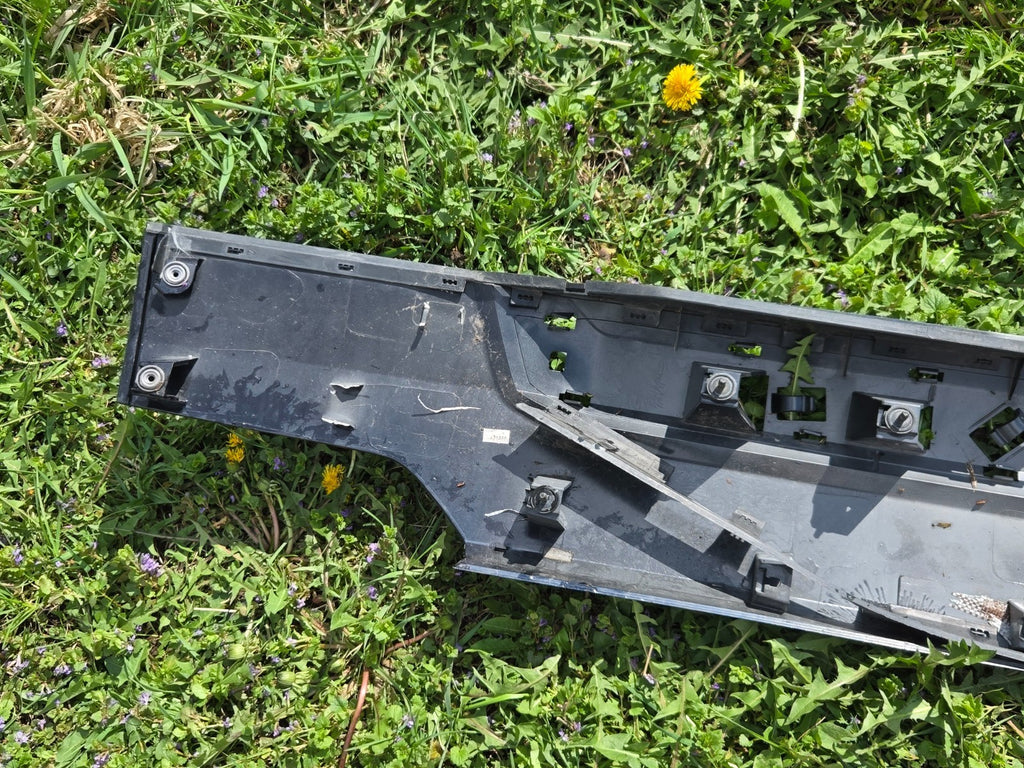 2021-2023 GMC Yukon XL Rear Tailgate Trim Molding Garnish Applique ANU36600 OEM