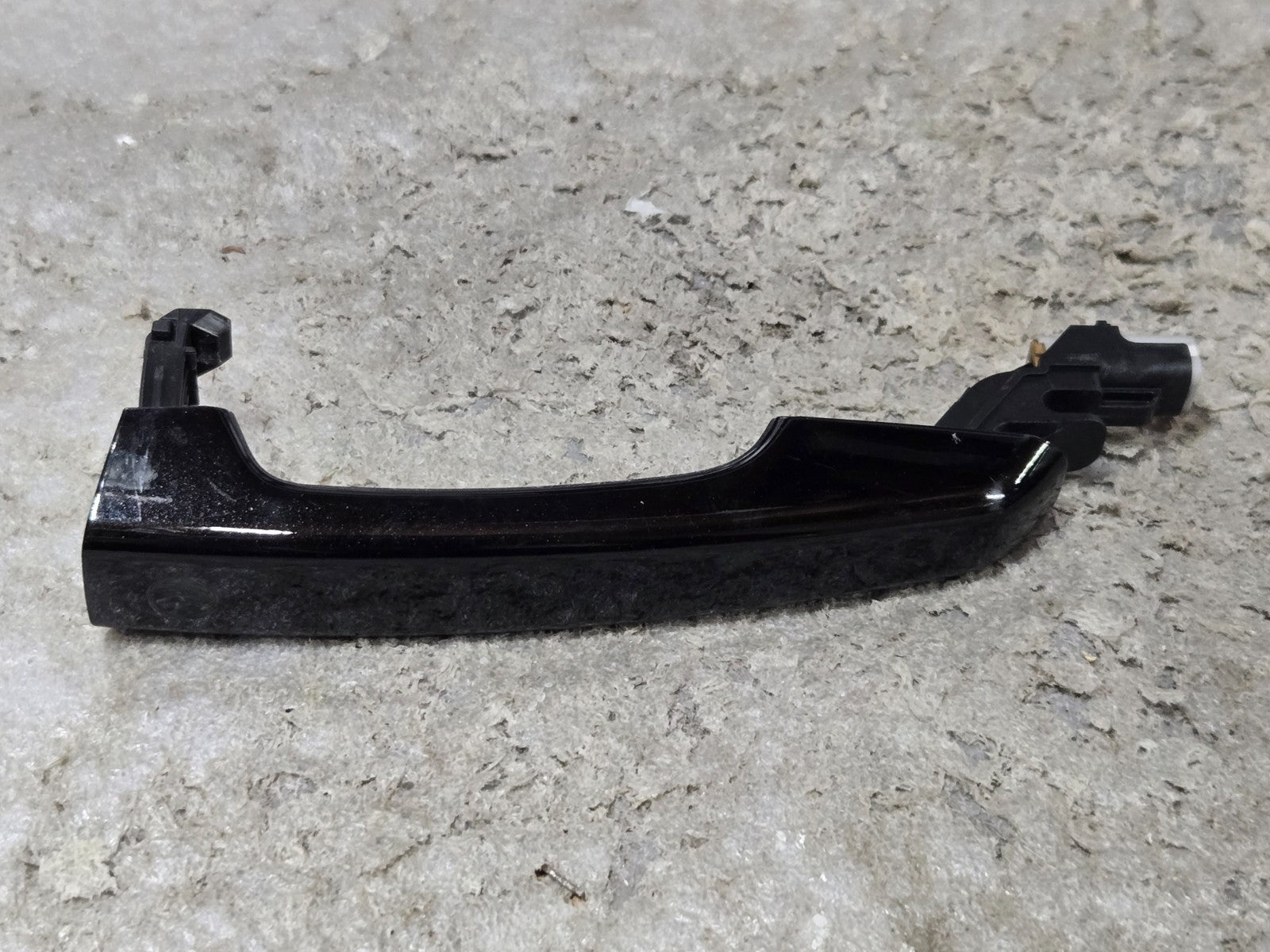 2016-2023 LAND ROVER DISCOVERY SPORT - Exterior DOOR Handle Bracket OEM