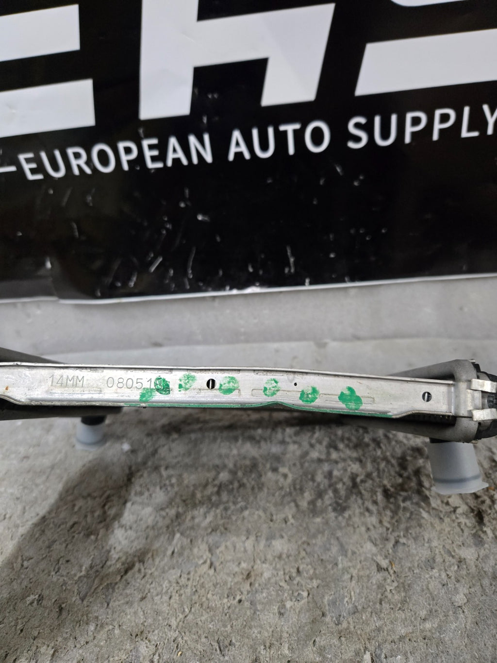 2018 2019 2020 2021 LAMBORGHINI URUS RADIATOR LEFT LH DRIVER SIDE OEM 4M0121218F