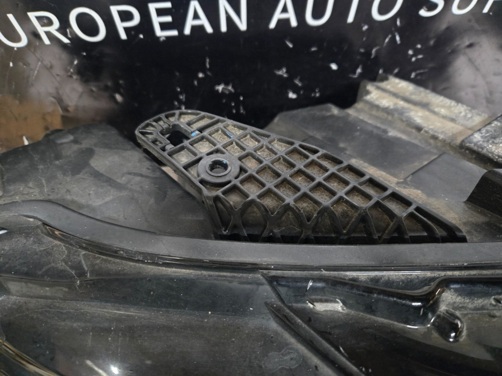 2021 2022 JEEP GRAND CHEROKEE FRONT RIGHT RH PASSENGER SIDE LED HEADLIGHT OEM
