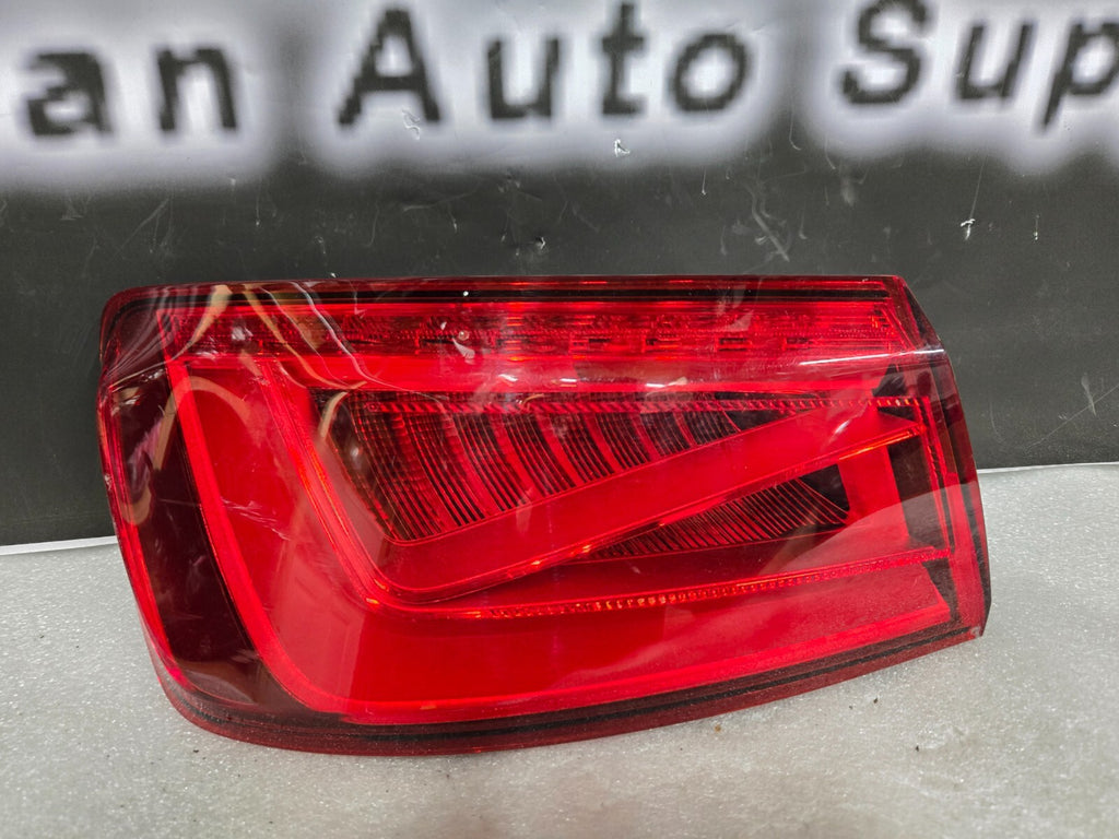 2015-2016 Audi A3 S3 RS3 Quarter-Mounted Tail Light Left Driver 8V5945095C OEM